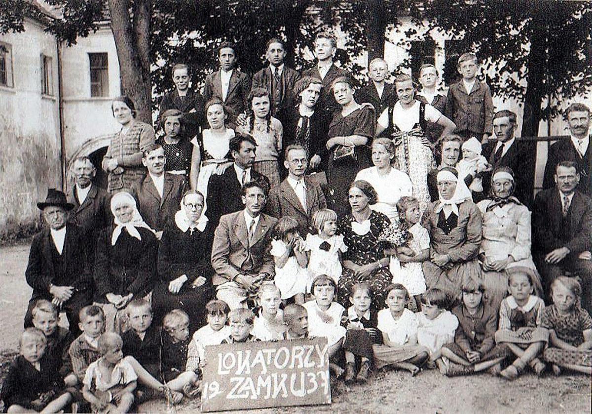 Zamek w Dzięgielowie | Poszukują dawnych lokatorów