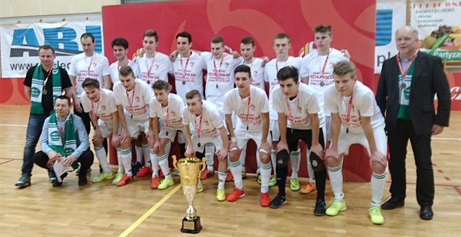 Złoty hat-trick 18-latków