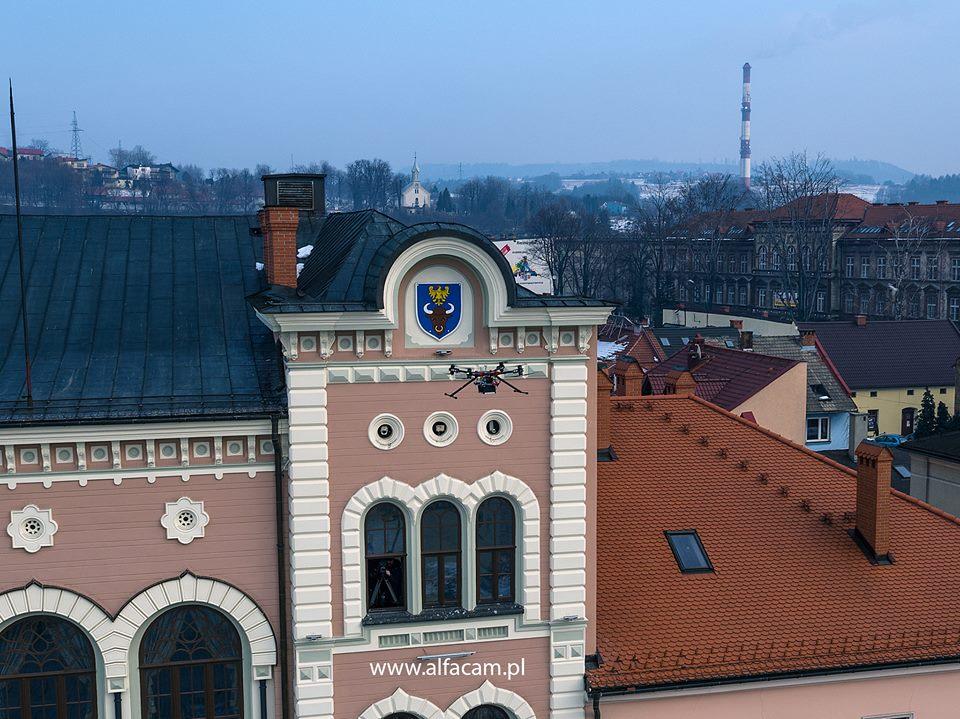 Żywiec uderza dronami w smog