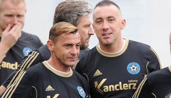 Cel szczytny, więc i znani rywalizowali