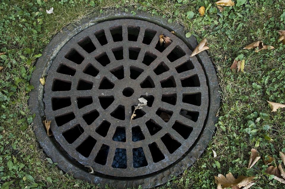 Na terenie Gminy Kozy znikają studzienki kanalizacyjne