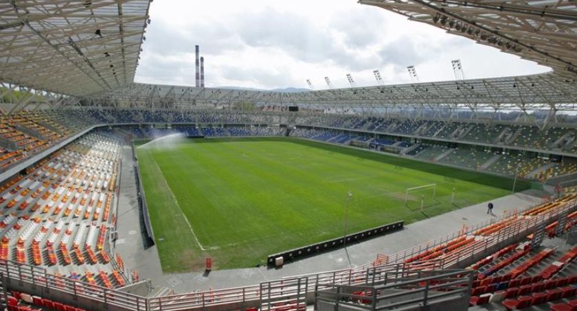 Stadion Miejski w Bielsku Białej otwarty ale bez parkingu