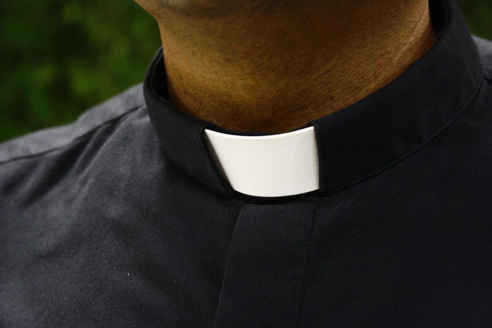 Koniaków. Posądzony o molestowanie proboszcz złożył rezygnację