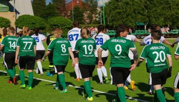 Piłkarska szkółka dla... dziewczyn