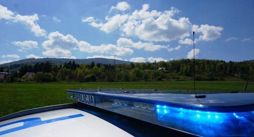 Po alkoholu spowodował kolizję w Koniakowie i uciekł z miejsca zdarzenia