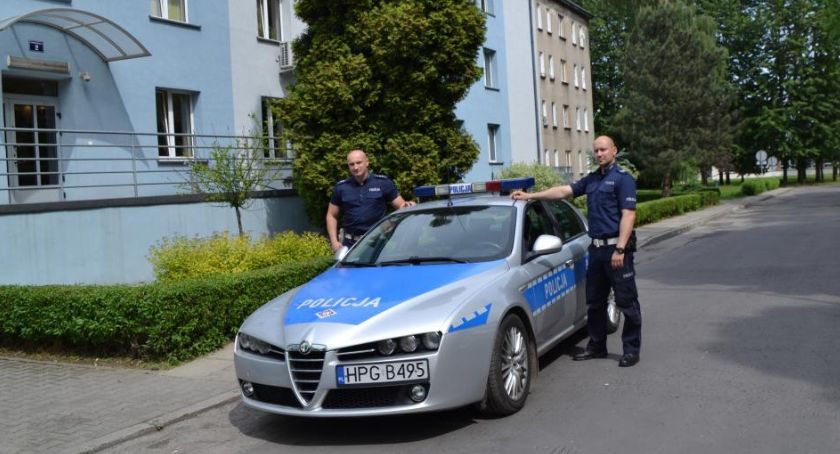 Na porodówkę z policyjną eksortą