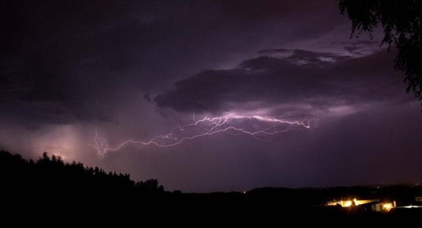 Pogoda w Beskidach. Deszcz, burza i niskie ciśnienie