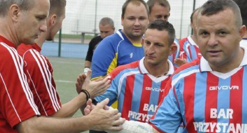 Bielsko-Bialska Amatorska Liga Piłki Nożnej z boku