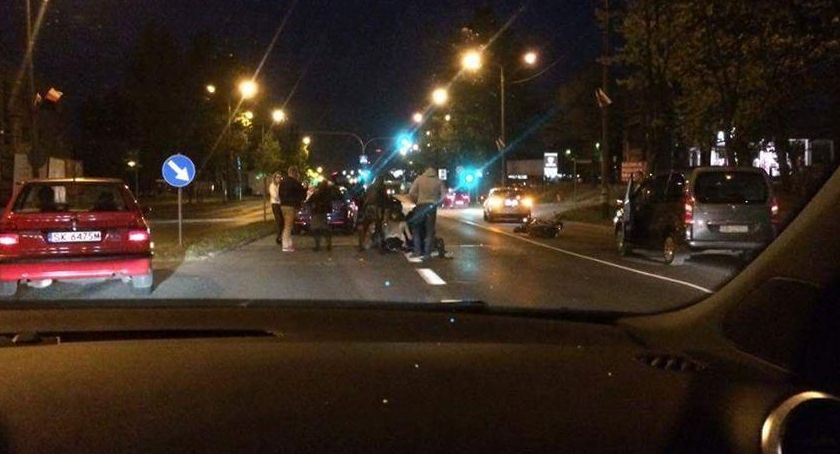 Wypadek z udziałem motocyklisty na bielskiej ulicy Warszawskiej