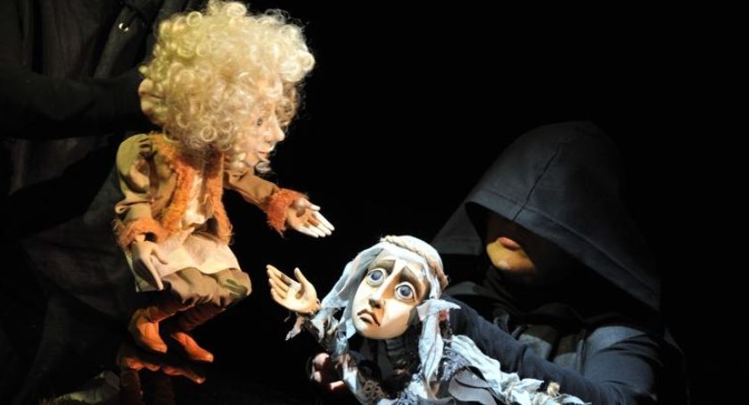 Spektakl w Teatrze Lalek Banialuka: Chłopiec z gwiazd