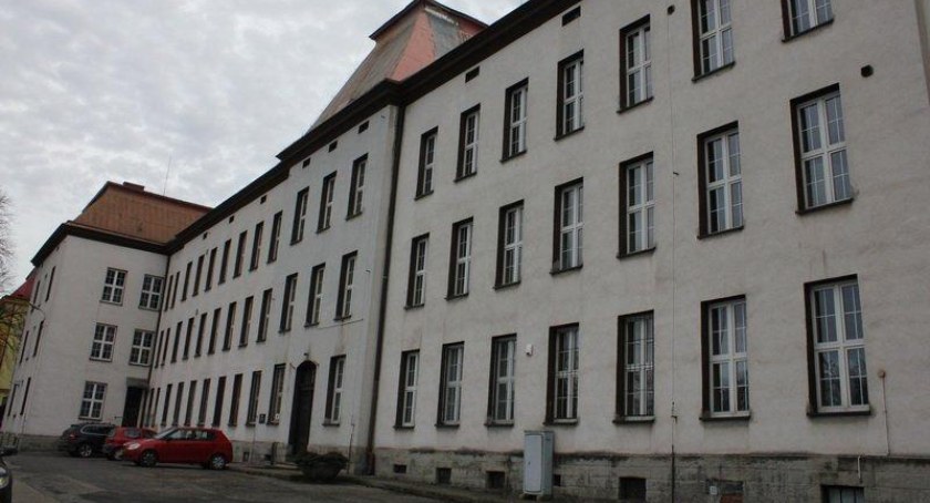 Dawne koszary w Cieszynie przeszły na własność samorządu