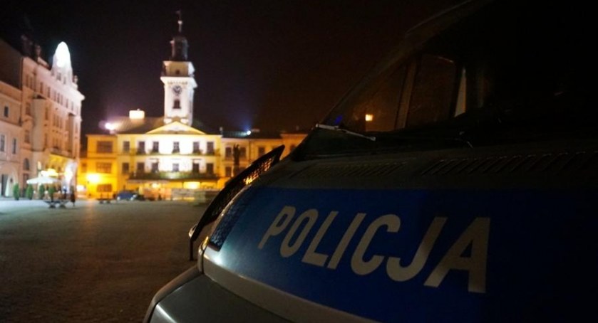 Siłą próbował odzykać przegrane w salonie gier pieniądze