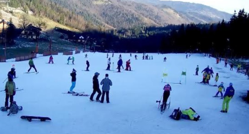 W Szczyrku można jeździć na nartach