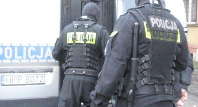 Grozili młodej kobiecie że zrzucą ją z wiaduktu. Zatrzymano dwóch bielszczan