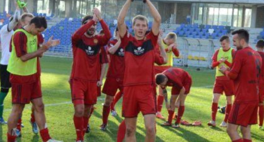 Zwycieśtwo piłkarzy BKS Stal nad Ruchem Zdzieszowice