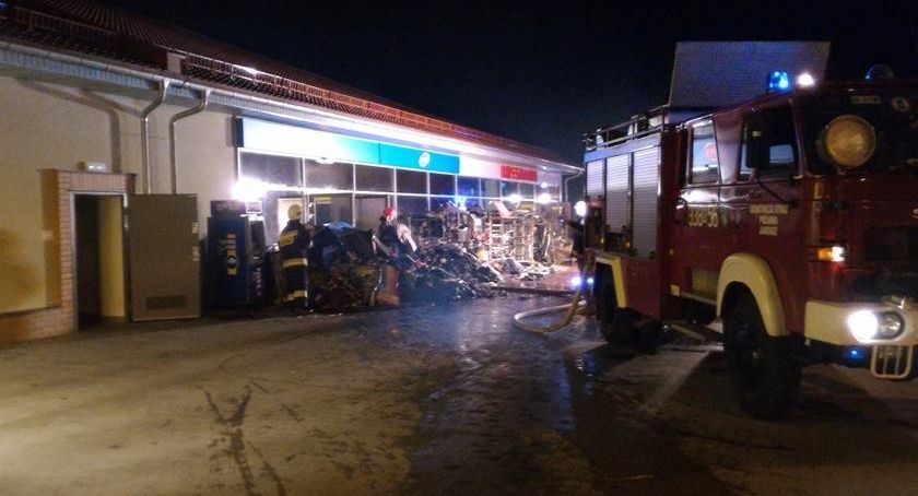 Palił się supermarket w Jaworzu (Aktualizacja)