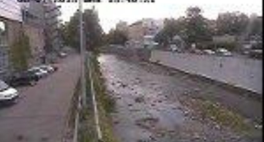 Bielsko. 3-letnia dziewczynka stała na krawędzi umocnień brzegowych