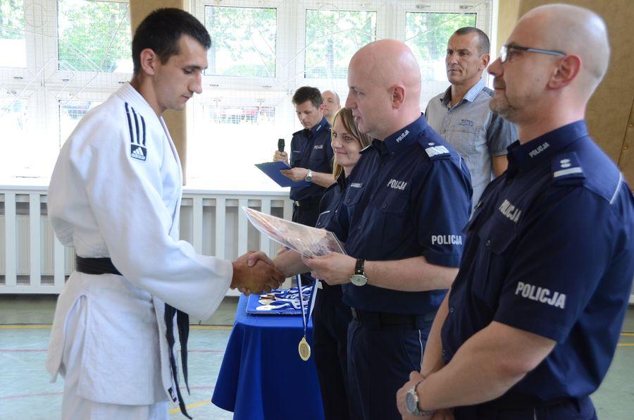 Zwycięstwo policjanta z Cieszyna na mistrzostwach judo