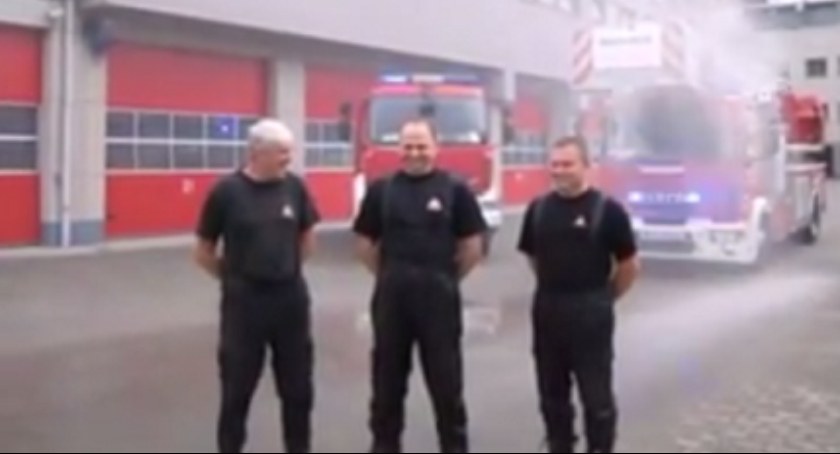 Bielscy Strażacy oblani lodowatą wodą w ramach akcji Zatrzymajmy SMA