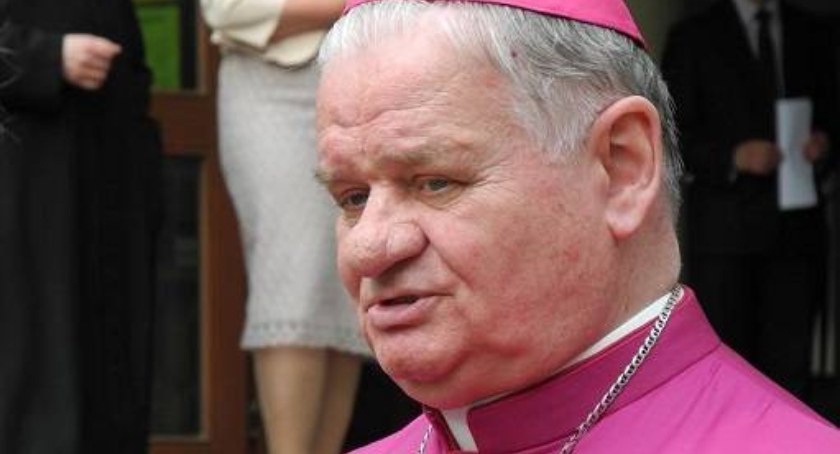 Biskup Tadeusz Rakoczy przeszedł na emeryturę