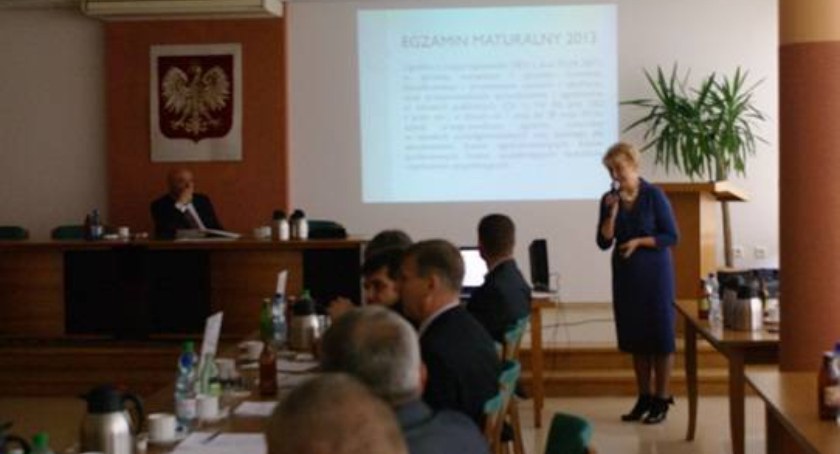 Sesja Rady Powiatu Bielskiego. Uchwały