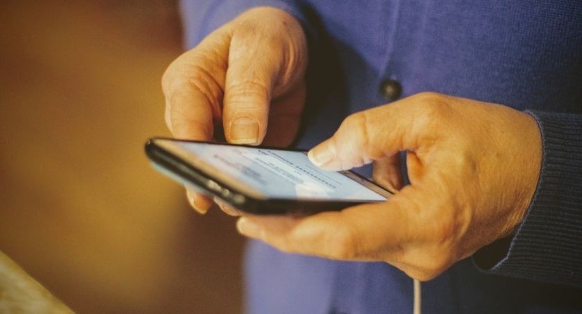 Oszust wykorzystał naiwność 73-letniego bielszczanina