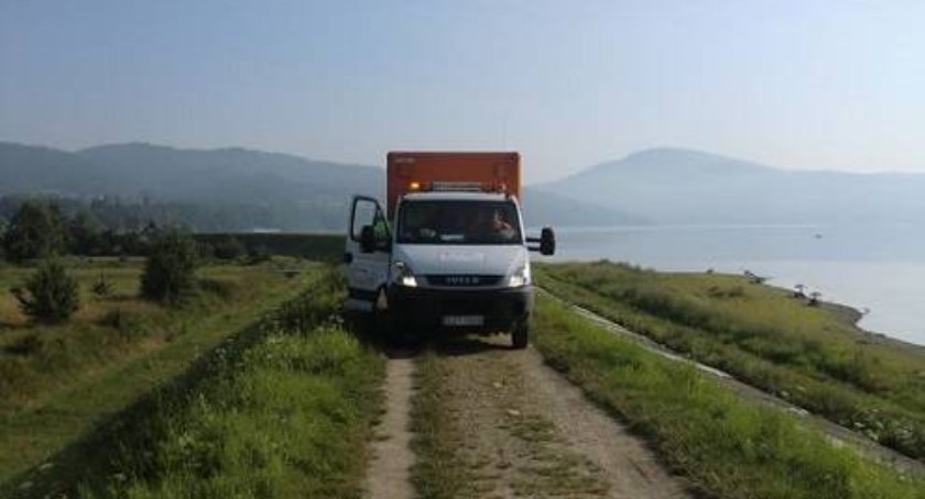 Brzegi jeziora i plaża w Zarzeczu będą na bieżąco sprzątane