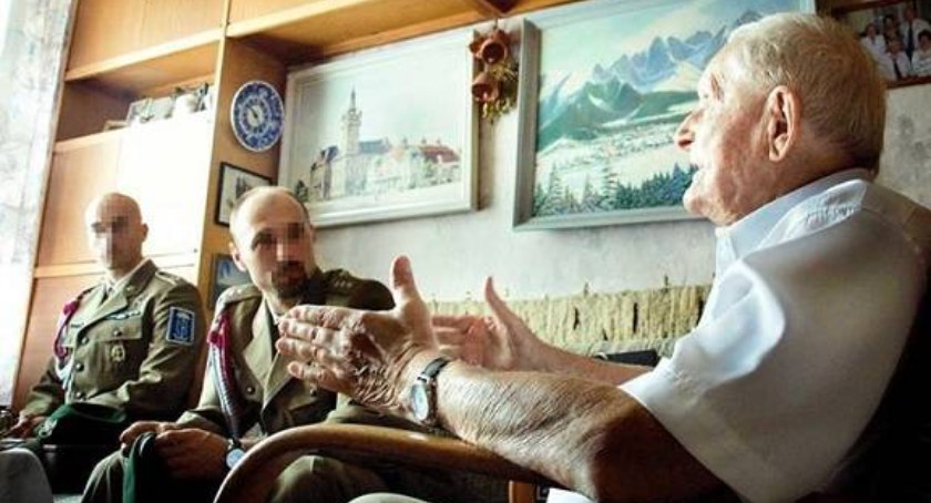 Tadeusz Wronowski ps Przygoda żołnierz batalionu AK Parasol obchodził 90 urodziny. W Bielsku-Białej odwiedzili go specjalsi z Lublińca