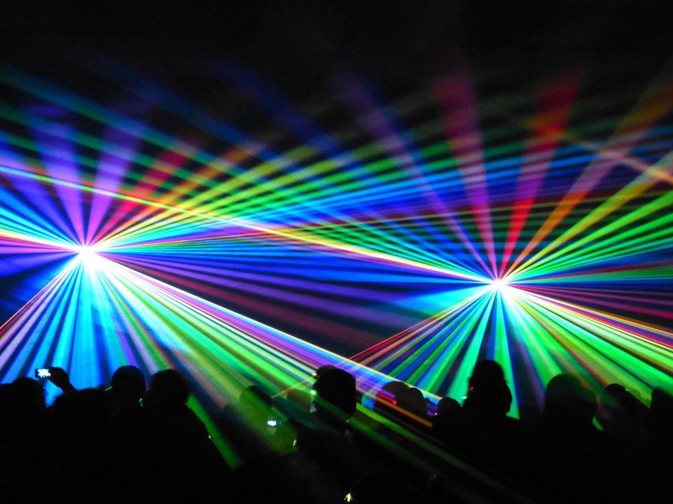 Imponujące sylwestrowe widowiska laserowe w Bielsku-Białej i Żywcu. Czy to koniec ery fajerwerków?