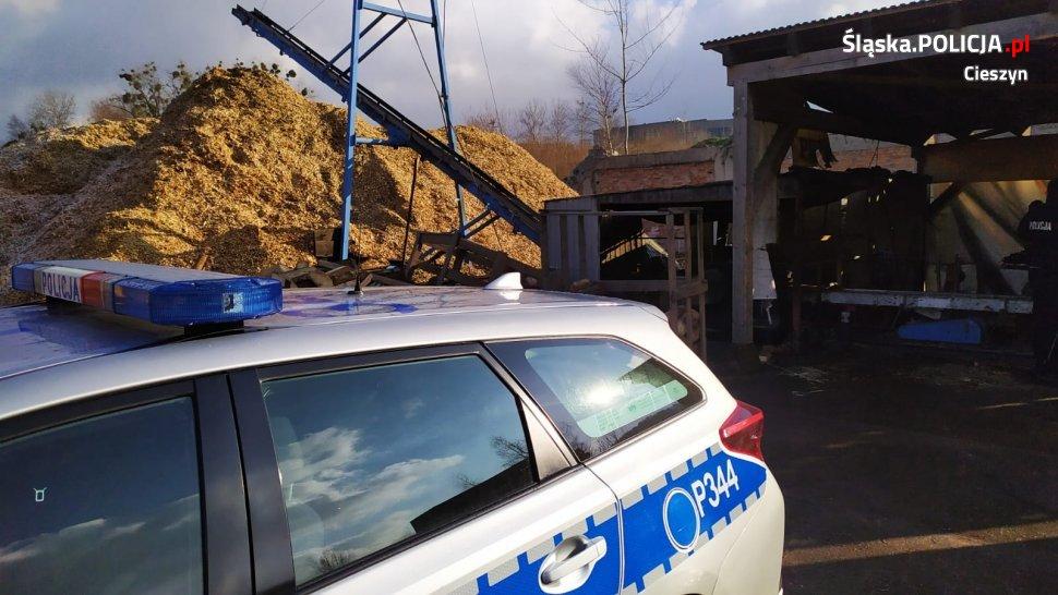 W spalonym garażu na terene Goleszowa strażacy ujawnili zwłoki