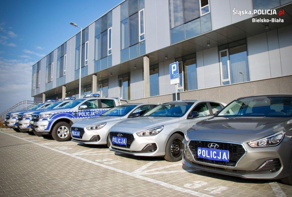 {Policja Bielsko: Aż 10 nowych radiowozów wyjechało na drogi powiatu.