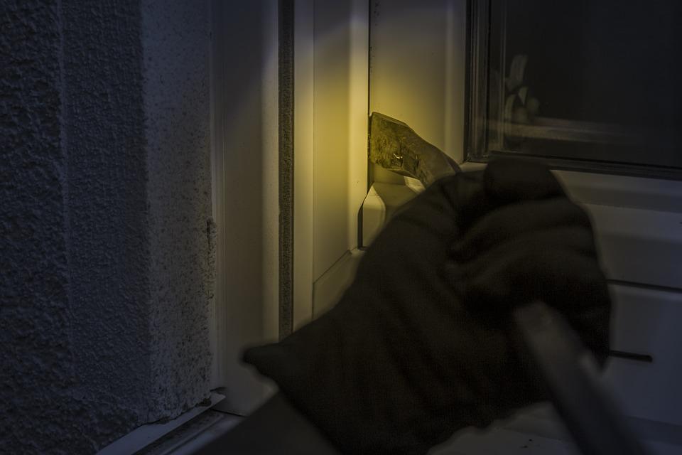 Włamanie do sklepu z fajerwerkami
