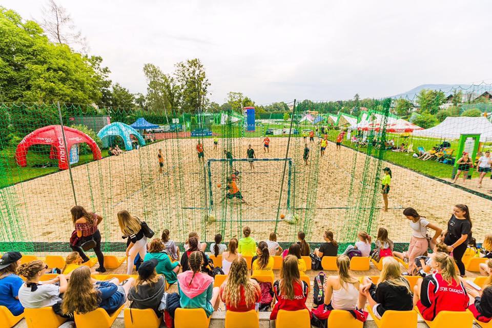 Charytatywny Turniej Piłki Ręcznej Plażowej oraz ciekawe licytacje online 09.08