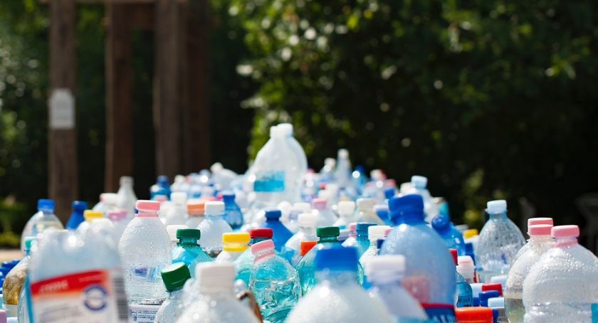 Dzień bez opakowań foliowych | Dowiedz się jak ograniczyć produkcję śmieci