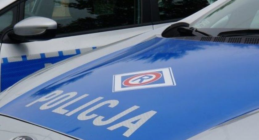 Goczałkowice Zdrój - pijany chuligan kopał w przejeżdżające samochody