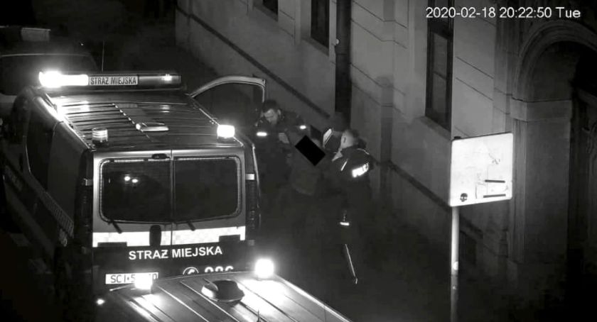 Straż Miejska Cieszyn ujęła pijanego kierowcę, który zmuszał nieletnią do odwiezienia go do domu