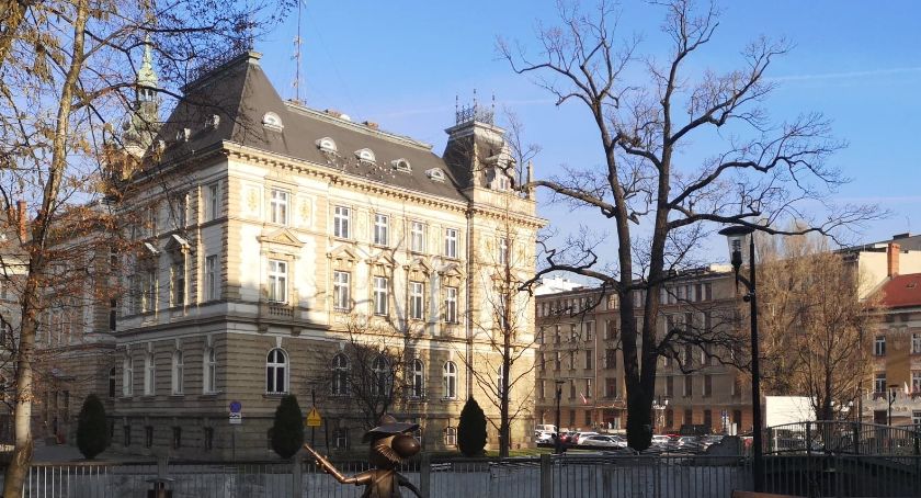 Urząd Miejski w Bielsku-Białej dostępny tylko po umówieniu wizyty