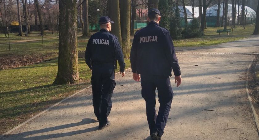 Kilkadziesiąt mandatów i wnioski do sądu za łamanie wprowadzonych obostrzeń
