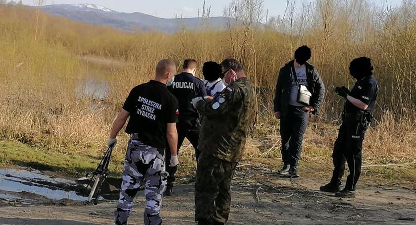 Obywatele Ukrainy łowili ryby w Jeziorze Żywieckim FOTO