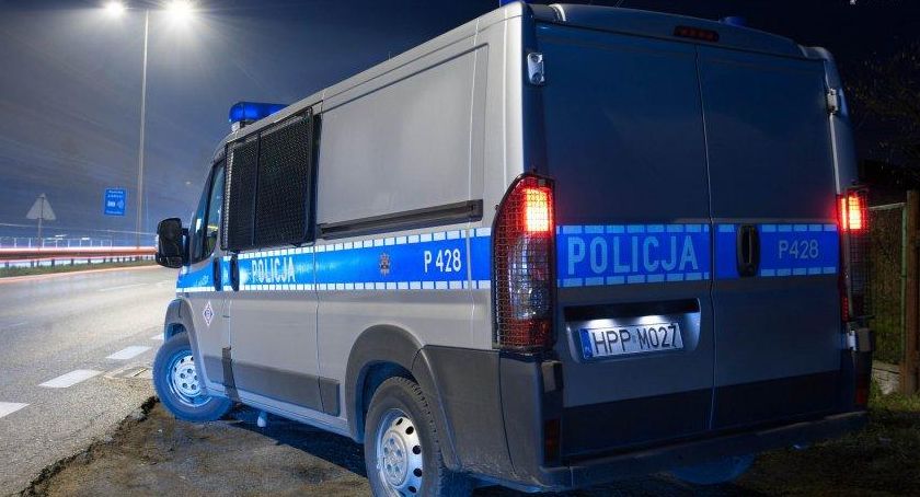 Policjanci przerwali głośną imprezę, uczestnikom grożą teraz wysokie kary finansowe