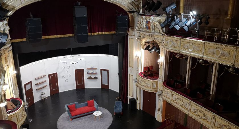 Spektakle teatralne online z całej Polski