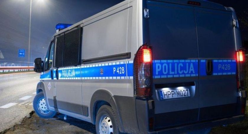 W nocy mężczyzna wspiął się na komin elektrociepłowni w Czechowicach-Dziedzicach