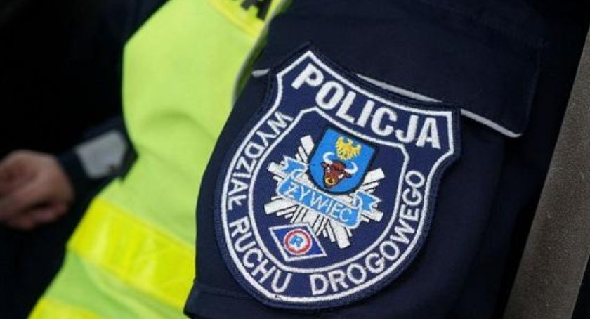 Nietrzeźwy 17-latek zderzył się czołowo z dostawczakiem. Lądował śmigłowiec LPR