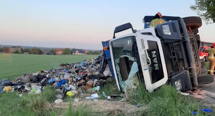 Wypadek ciężarówki w Brzezówce w Gminie Hażlach