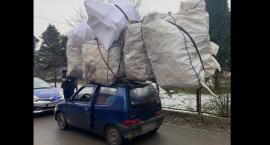 Przewoził ładunek dwa razy większy niż seicento, na którym był zamocowany