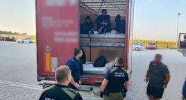 Nielegalni migranci zatrzymani podczas kąpieli w rzece