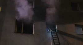 Ewakuowano agresywnego mieszkańca palącego się mieszkania