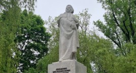 Pomnik Adama Mickiewicza został odświeżony