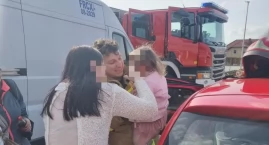 Małe dziecko zatrzaśnięte w aucie | Niecodzienna akcja strażaków w Jaworzu