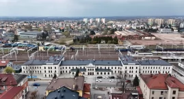 Dworzec kolejowy w Czechowicach‑Dziedzicach po remoncie. Historyczny obiekt odzyskał blask i zyskał nowe funkcje